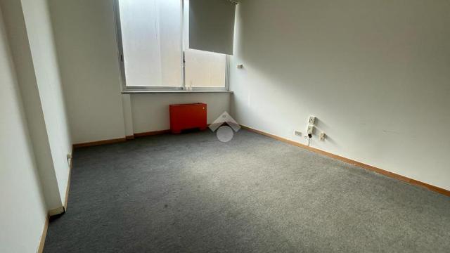 Office in Via Guglielmo d'Alzano 5, Bergamo - Photo 1