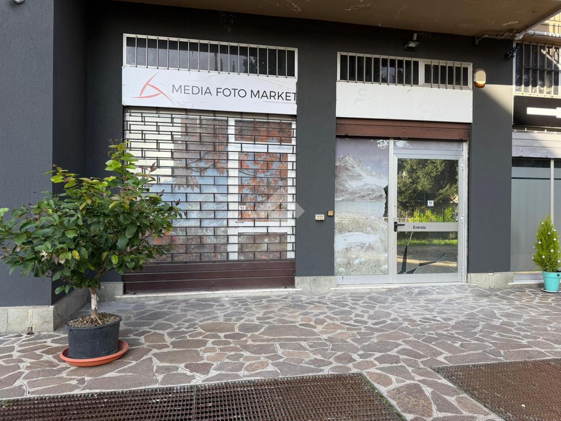 Negozio in Via Borgo Palazzo 142, Bergamo, {3} - Foto 2