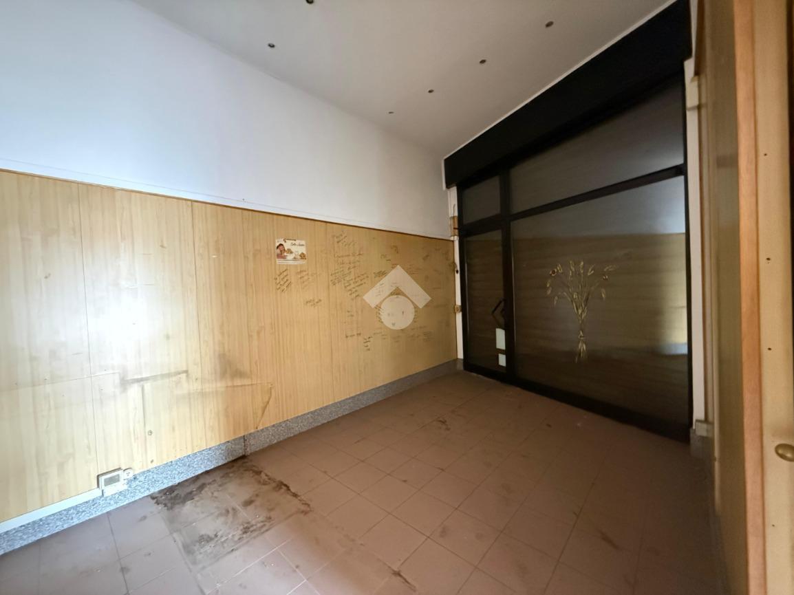 Laboratorio in Via Piave 31, Azzano San Paolo, {3} - Foto 2