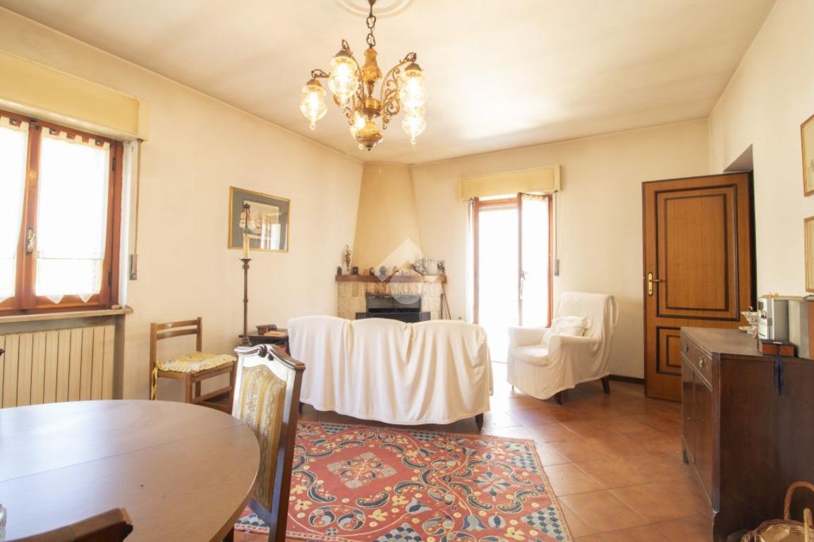 Casa indipendente in vendita a Castel Sant'Angelo