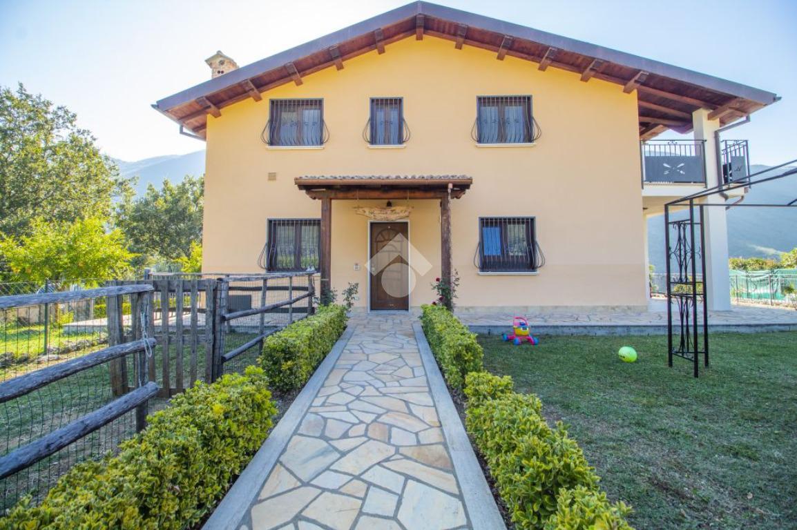 Villa in vendita a Castel Sant'Angelo
