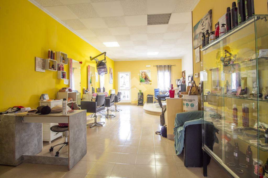 Negozio in Via Nazionale 7, Castel Sant'Angelo, {3} - Foto 2