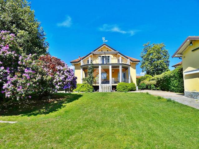 Mansion in Via Vignola, Taino - Photo 1