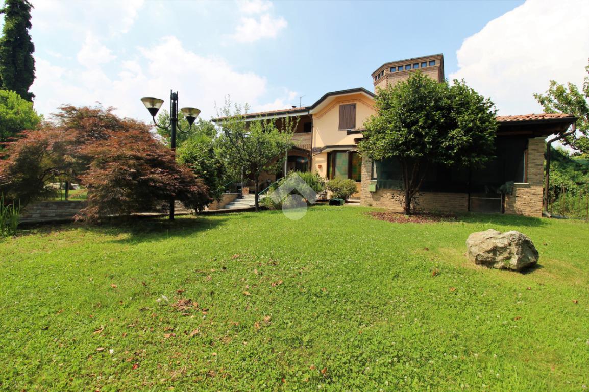 Villa in vendita a Strambino