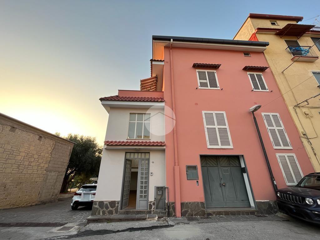 Casa indipendente in vendita a Santa Maria La Carita'
