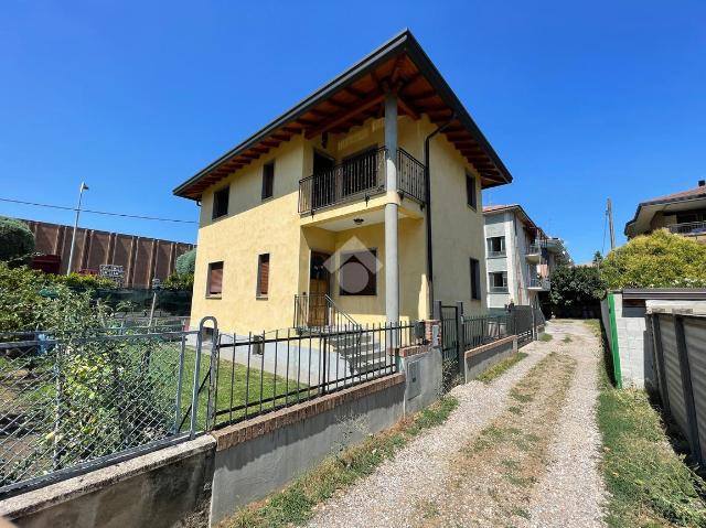 Mansion in Via a. da Giussano 12, Castellanza - Photo 1