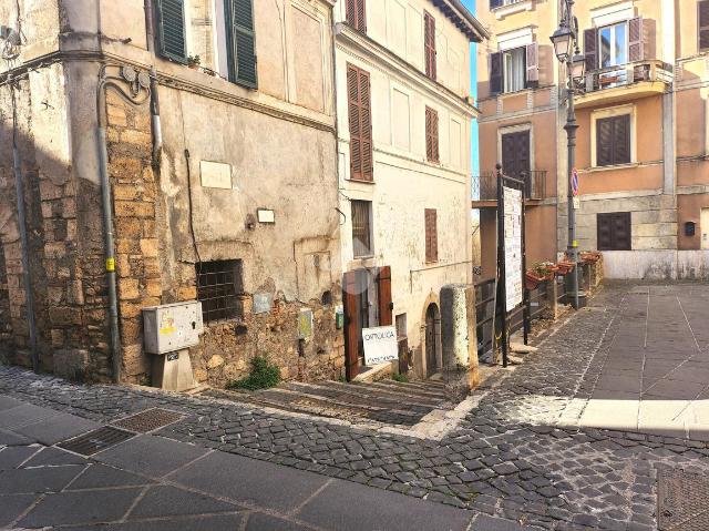 2-room flat in Piazza S. Andrea 2, Anagni - Photo 1