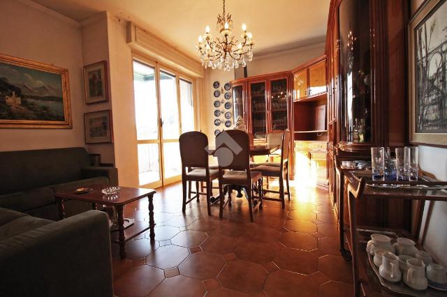 3-room flat in Via Toselli 12, Malnate - Photo 1