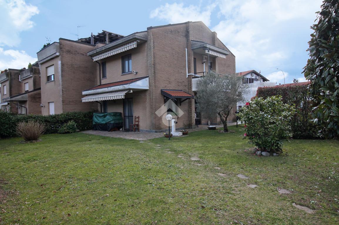 Villa a schiera in vendita a Malnate