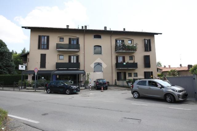 2-room flat in Viale delle Vittorie 40, Malnate - Photo 1