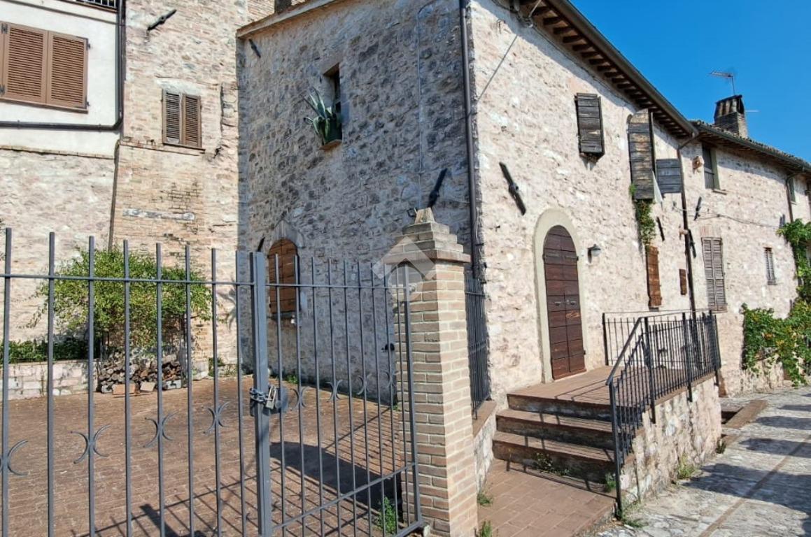 Casa indipendente in vendita a Spello