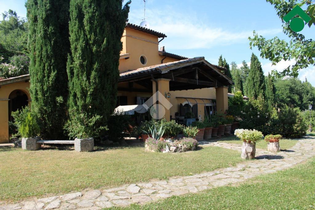 Villa in vendita a Valtopina