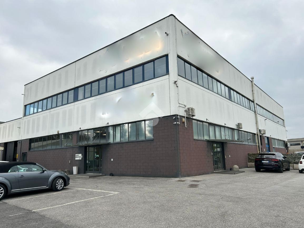 Capannone in Via Industriale 122, Capriano Del Colle, {3} - Foto 1
