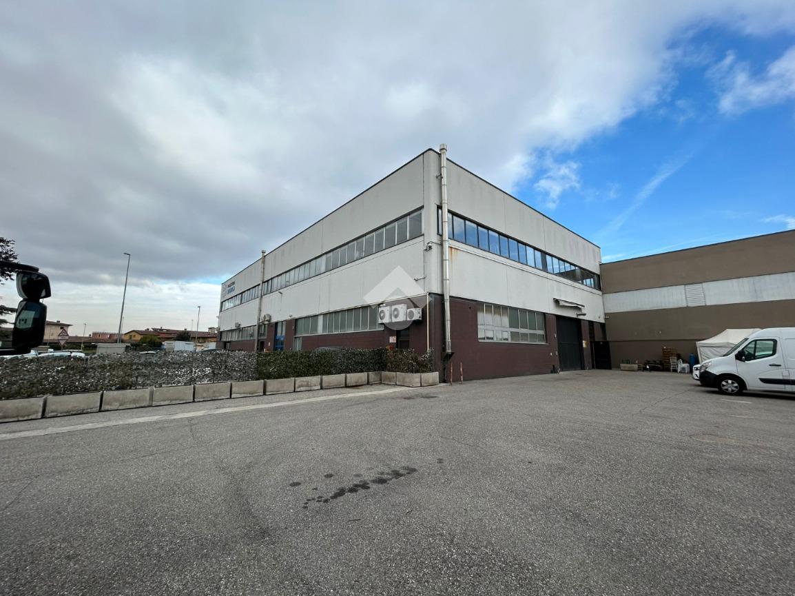 Capannone in Via Industriale 122, Capriano Del Colle, {3} - Foto 1