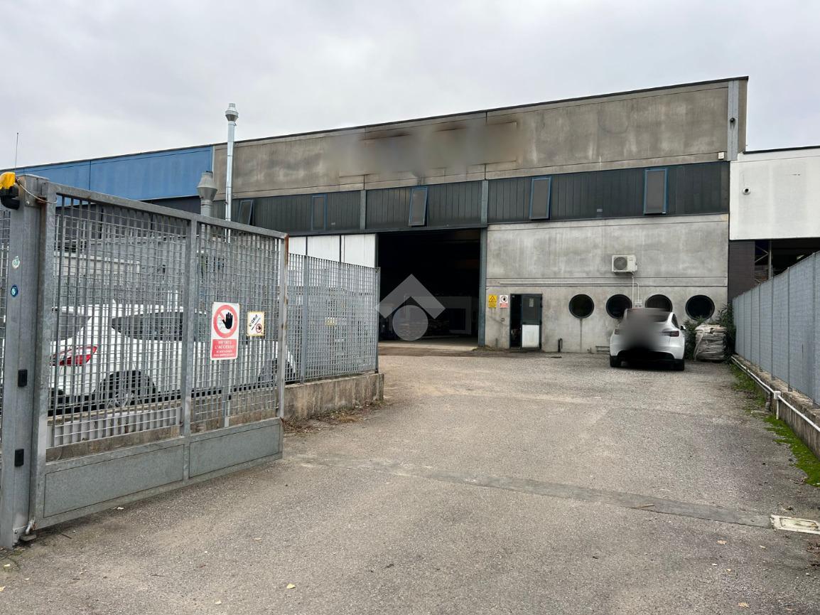 Capannone in Via Industriale 122, Capriano Del Colle, {3} - Foto 1
