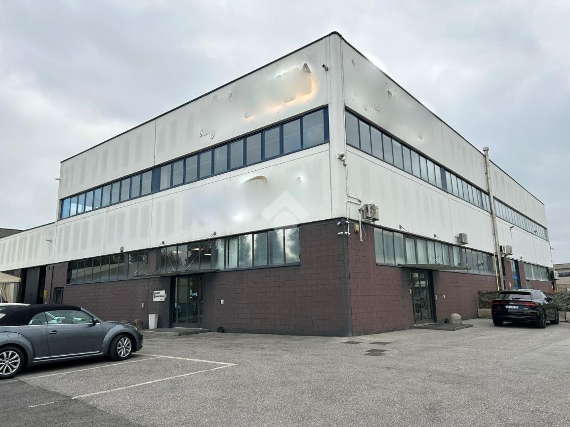 Capannone in Via Industriale 122, Capriano Del Colle, {3} - Foto 1