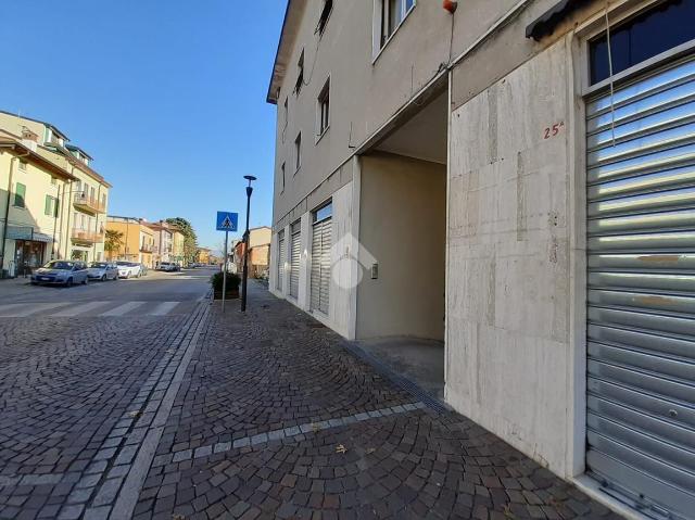 Geschäft in Via Fornaci 27, Brescia - Foto 1