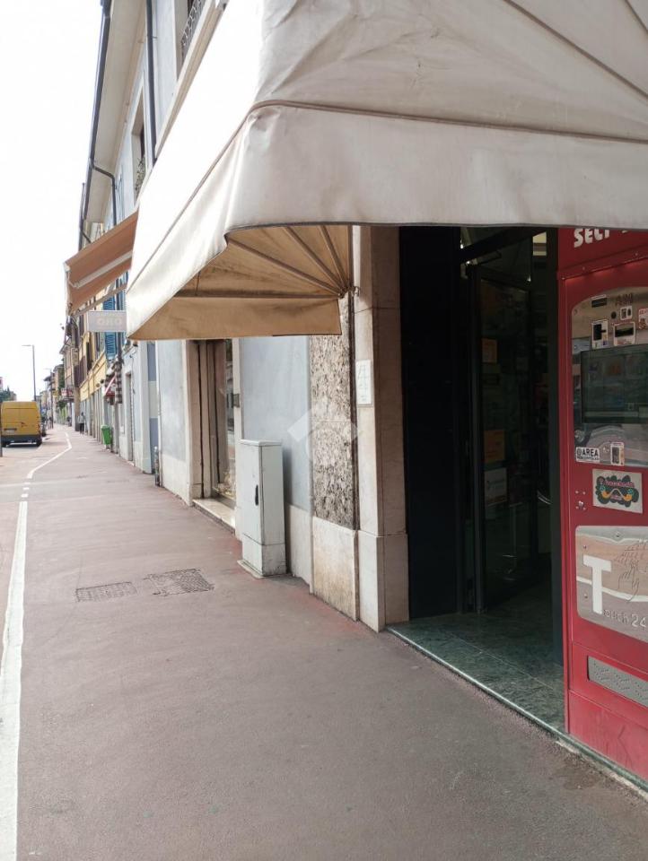 Negozio in Via Milano 58, Brescia, {3} - Foto 1