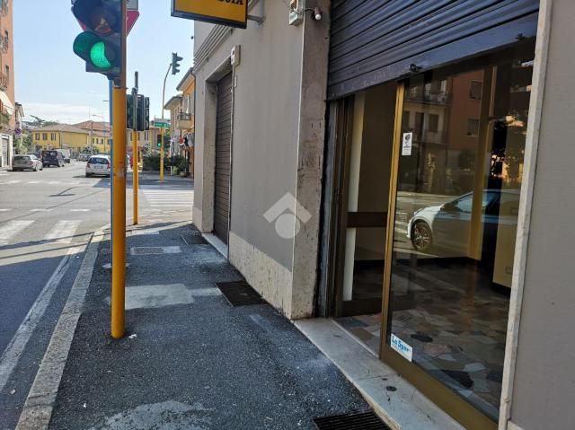 Geschäft in Via Chiusure 74, Brescia - Foto 1