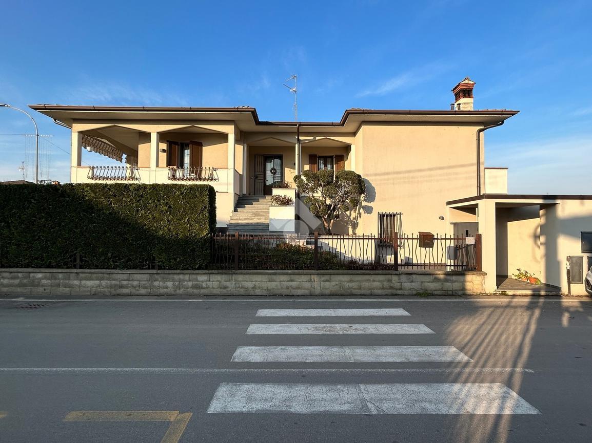 Villa in vendita a Casaletto Di Sopra