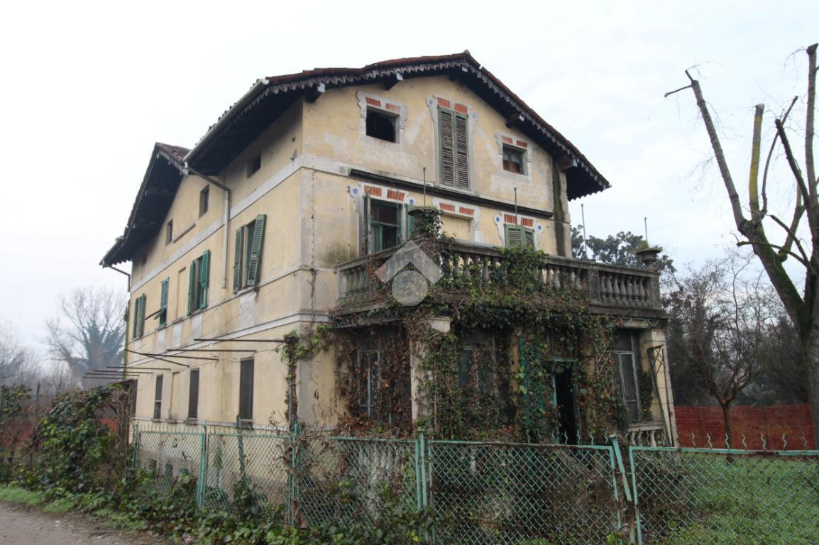 Villa in vendita a Romanengo