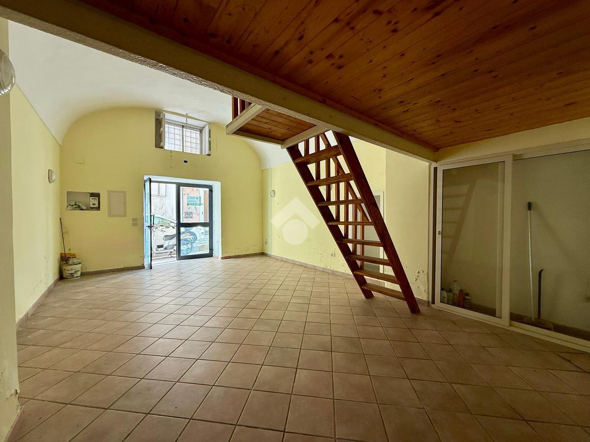 Negozio in Via Gian Battista Vico 31, Ischia, {3} - Foto 1