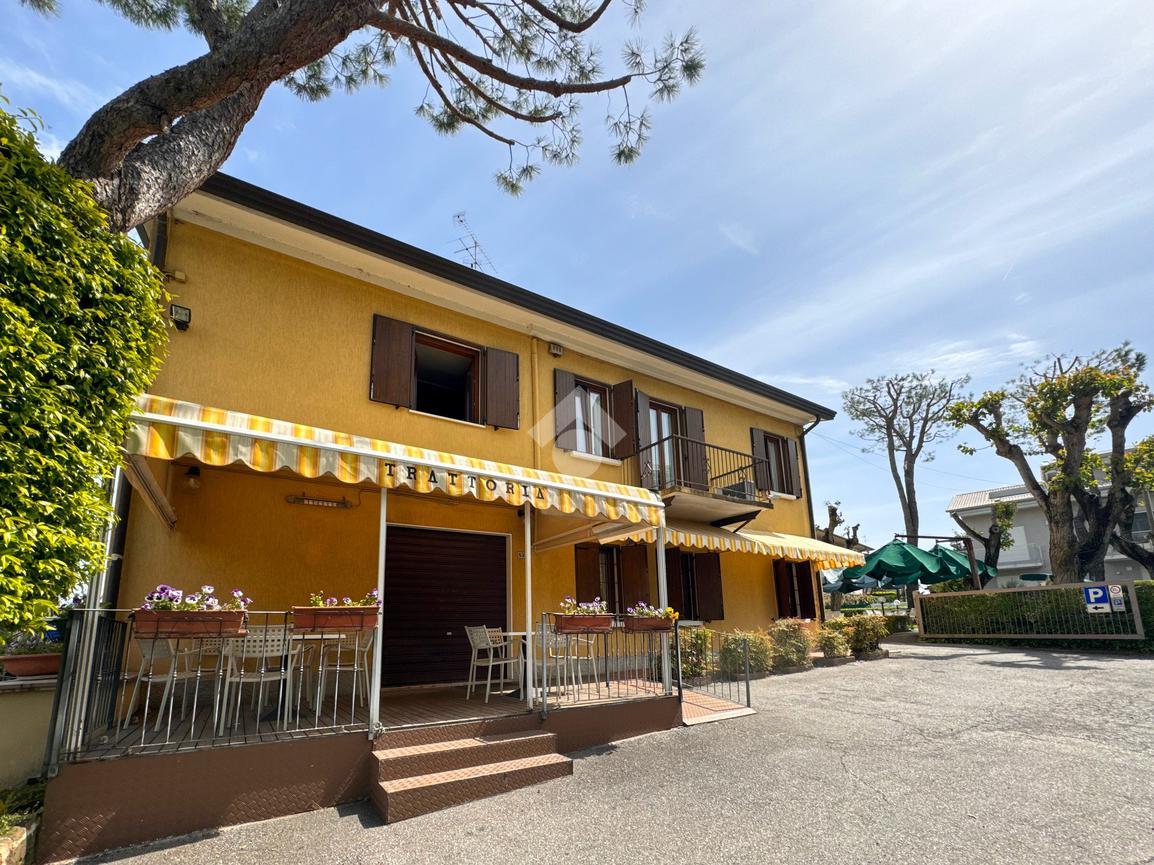 Palazzina commerciale in Via Colli Storici 53, Desenzano Del Garda, {3} - Foto 1