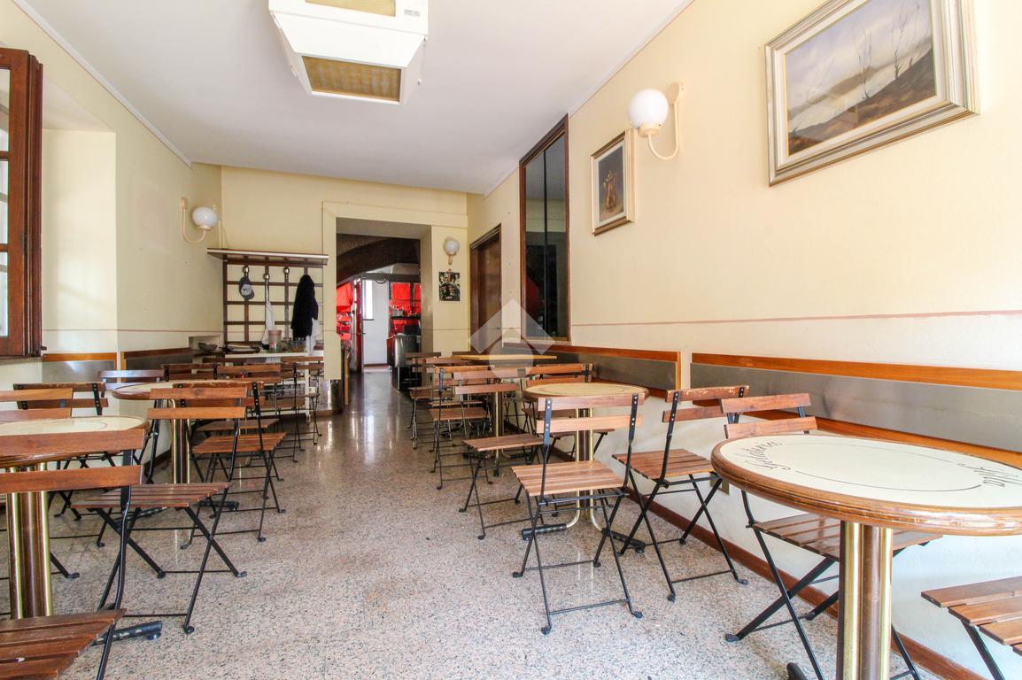 Negozio in Via Chiesa 26, Padenghe Sul Garda, {3} - Foto 2