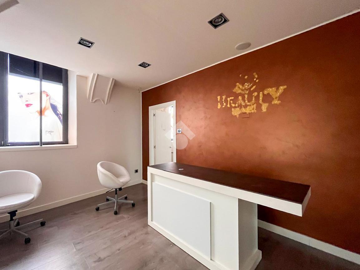 Negozio in Via Santa Maria, Desenzano del Garda, {3} - Foto 1