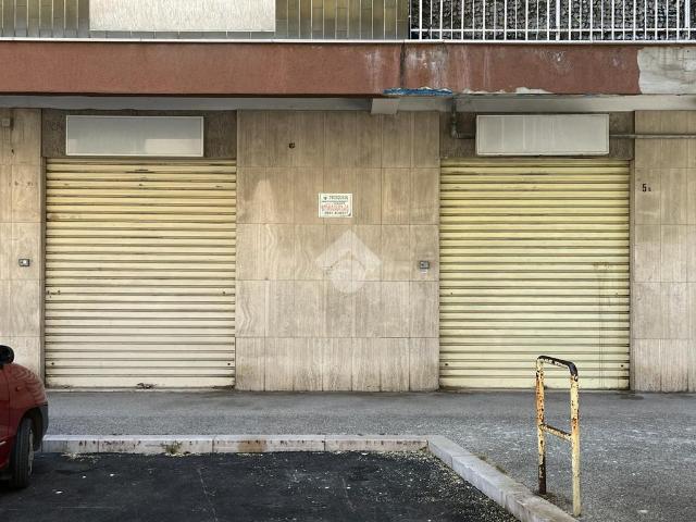 Geschäft in Via Concetto Marchesi 17, Foggia - Foto 1