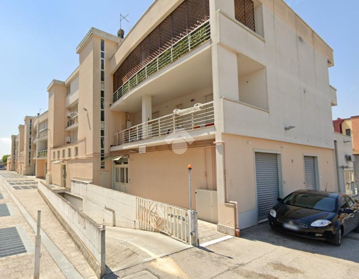 Laboratorio in Via Manfredonia 52, Foggia, {3} - Foto 1