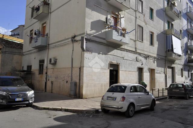 Geschäft in Via Risorgimento 1, Foggia - Foto 1