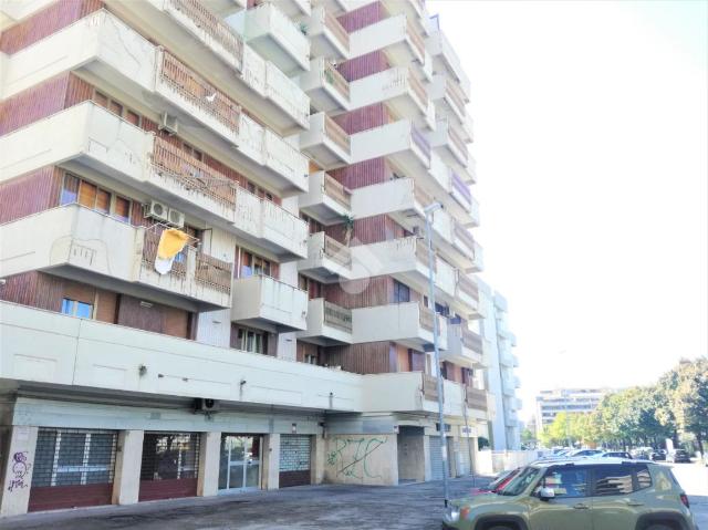 Geschäft in Via Consagro 25, Foggia - Foto 1