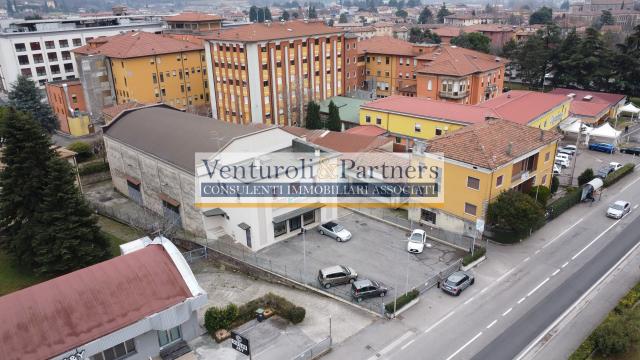 Industrial shed in Via Andre Gosa, Gavardo - Photo 1