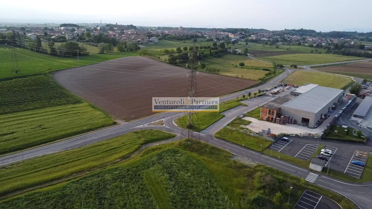 Terreno edificabile industriale in vendita a Pozzolengo