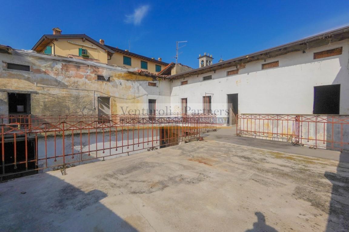 Casale in vendita a Puegnago Sul Garda