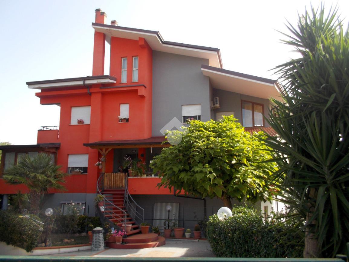 Villa in vendita a Castrolibero