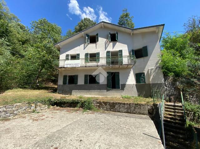 Detached house in Via Colomba 12, Torriglia - Photo 1