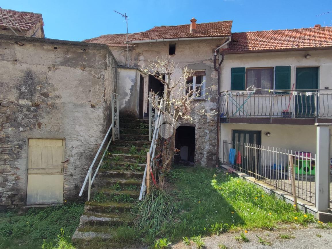 Casa indipendente in vendita a Montoggio