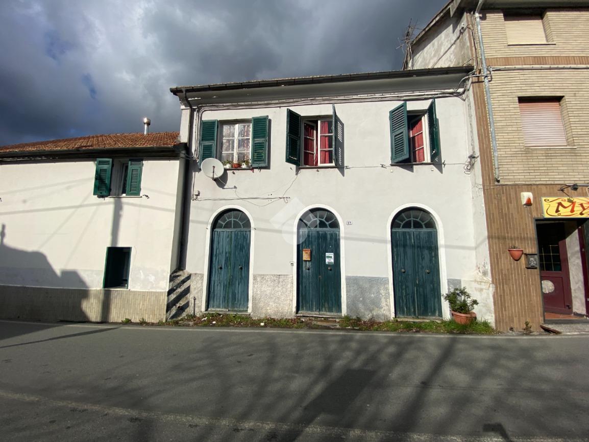 Casa indipendente in vendita a Montoggio