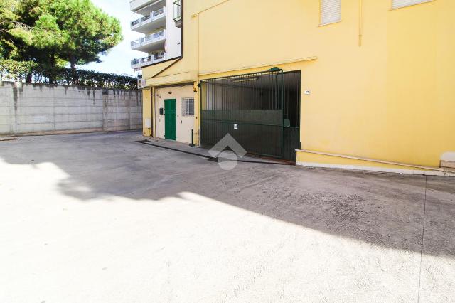 Garage or car box in {3}, Via Carlo Alberto dalla Chiesa 49 - Photo 1