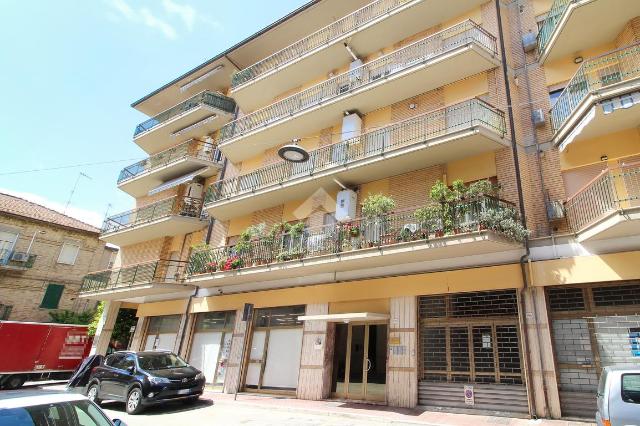 4-room flat in Via dei Piceni 146, Grottammare - Photo 1