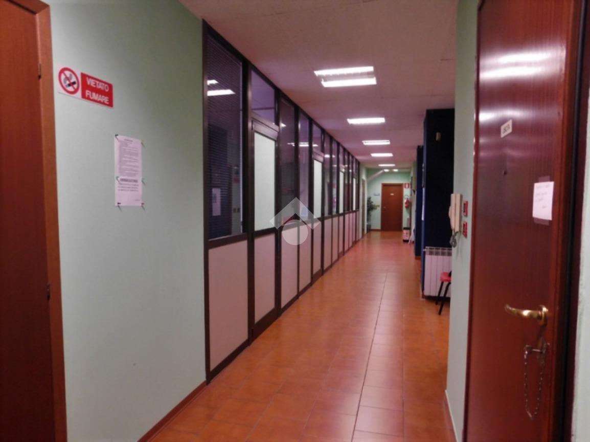 Laboratorio in Via De Marchi 6, Torino, {3} - Foto 2