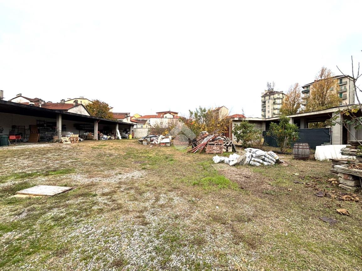 Palazzina commerciale in Via Errico Giachino 40, Torino, {3} - Foto 2