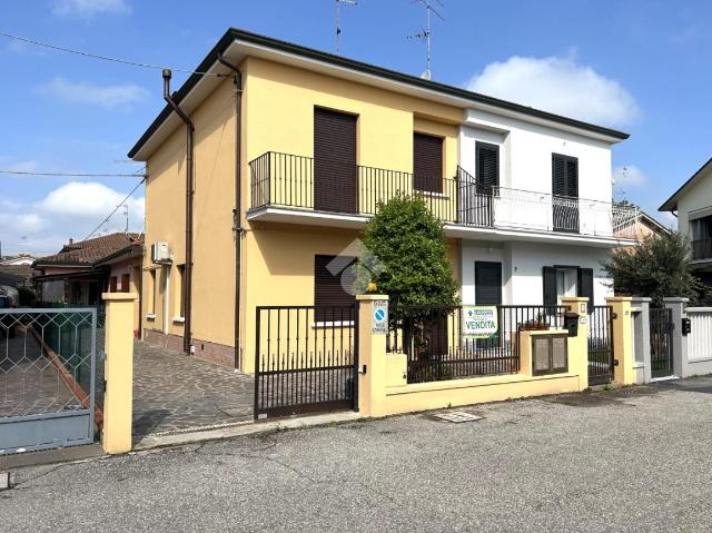 Villa in Via Michelangelo 7, Molinella - Foto 1