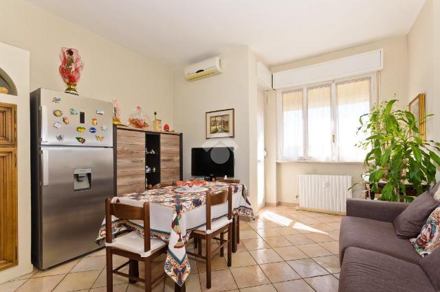 2-room flat in Via Augusto Monti 7, Chieri - Photo 1