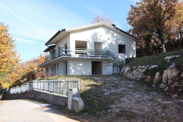 Villa in vendita a San Zeno Di Montagna