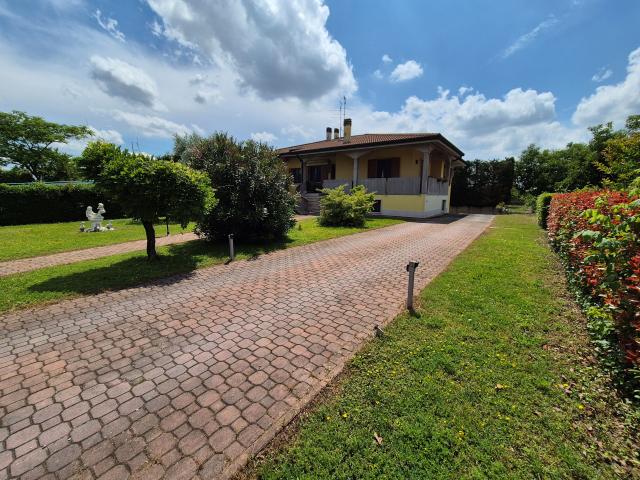 Villa in {3}, Via Mantovana - Foto 1