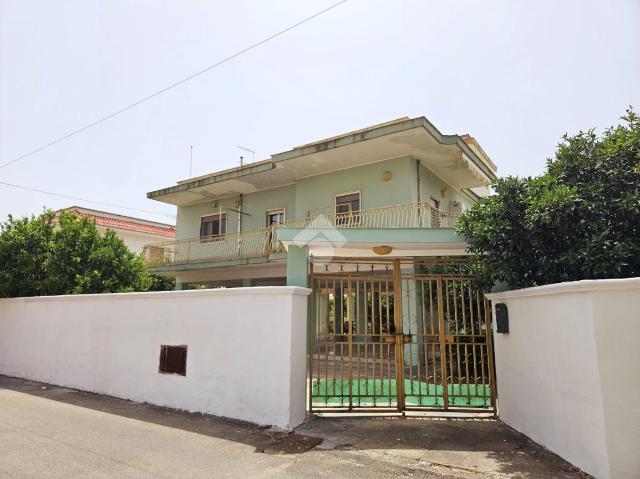 Villa in Via Fior d'Eucalipto 22, Taranto - Foto 1