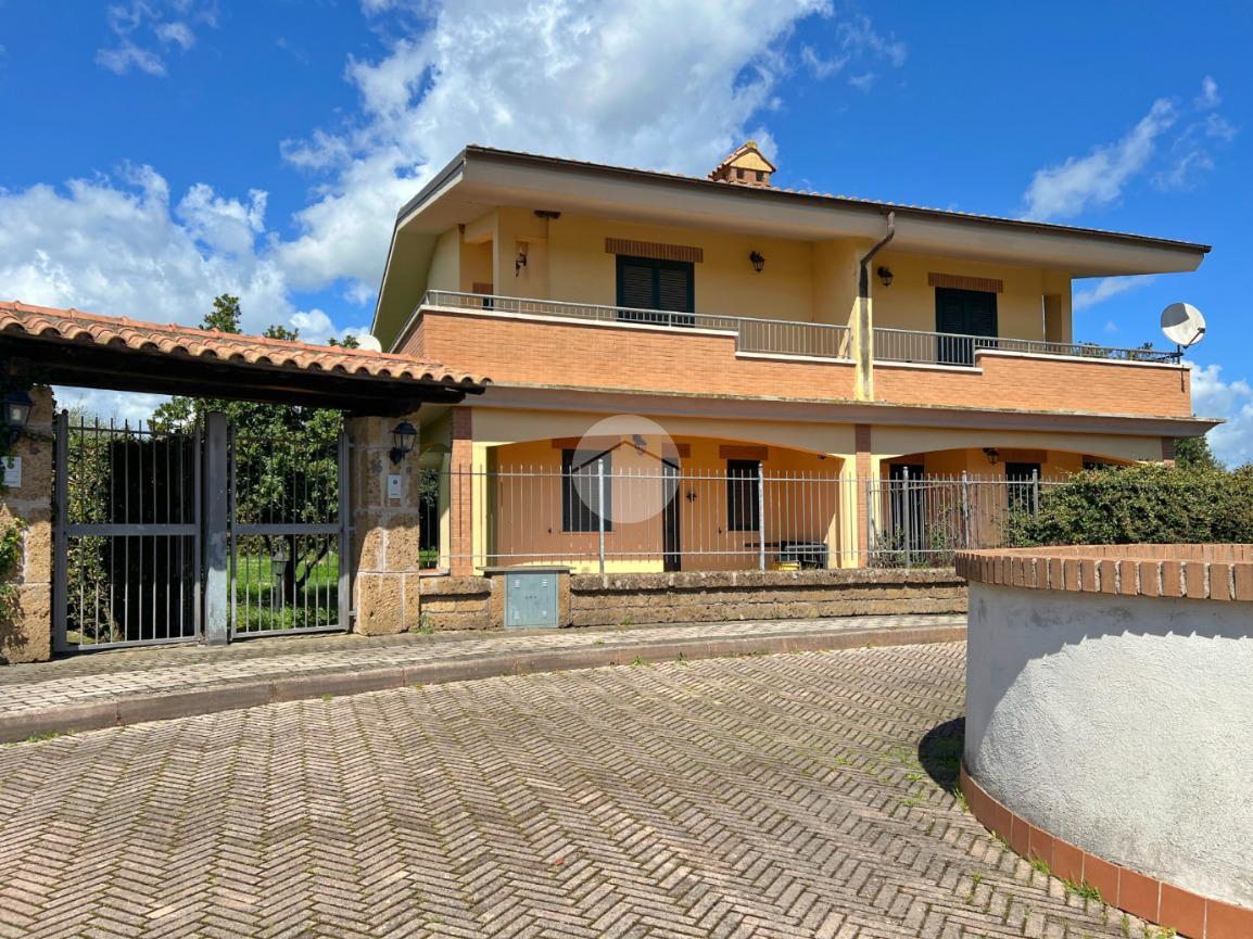 Villa in vendita a Monterosi